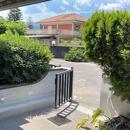 Fondachello Sea House Apartment มาสคาลิ ภายนอก รูปภาพ