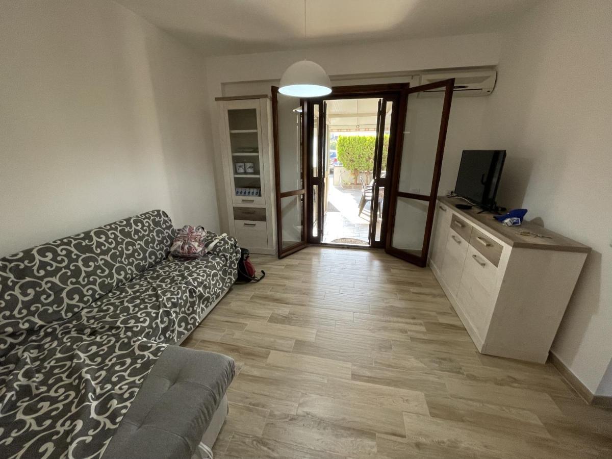 Fondachello Sea House Apartment มาสคาลิ ภายนอก รูปภาพ