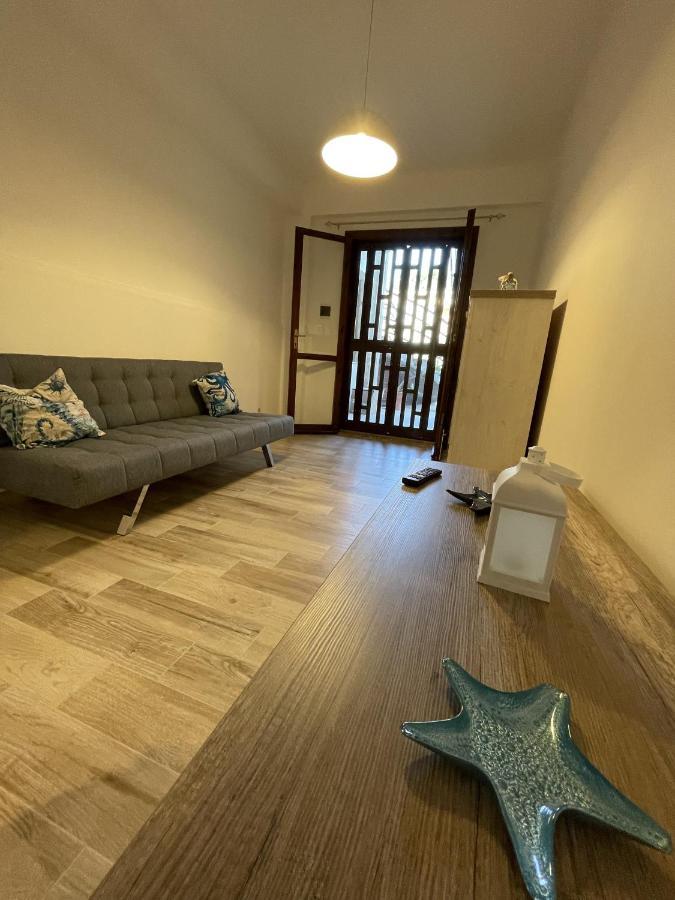 Fondachello Sea House Apartment มาสคาลิ ภายนอก รูปภาพ