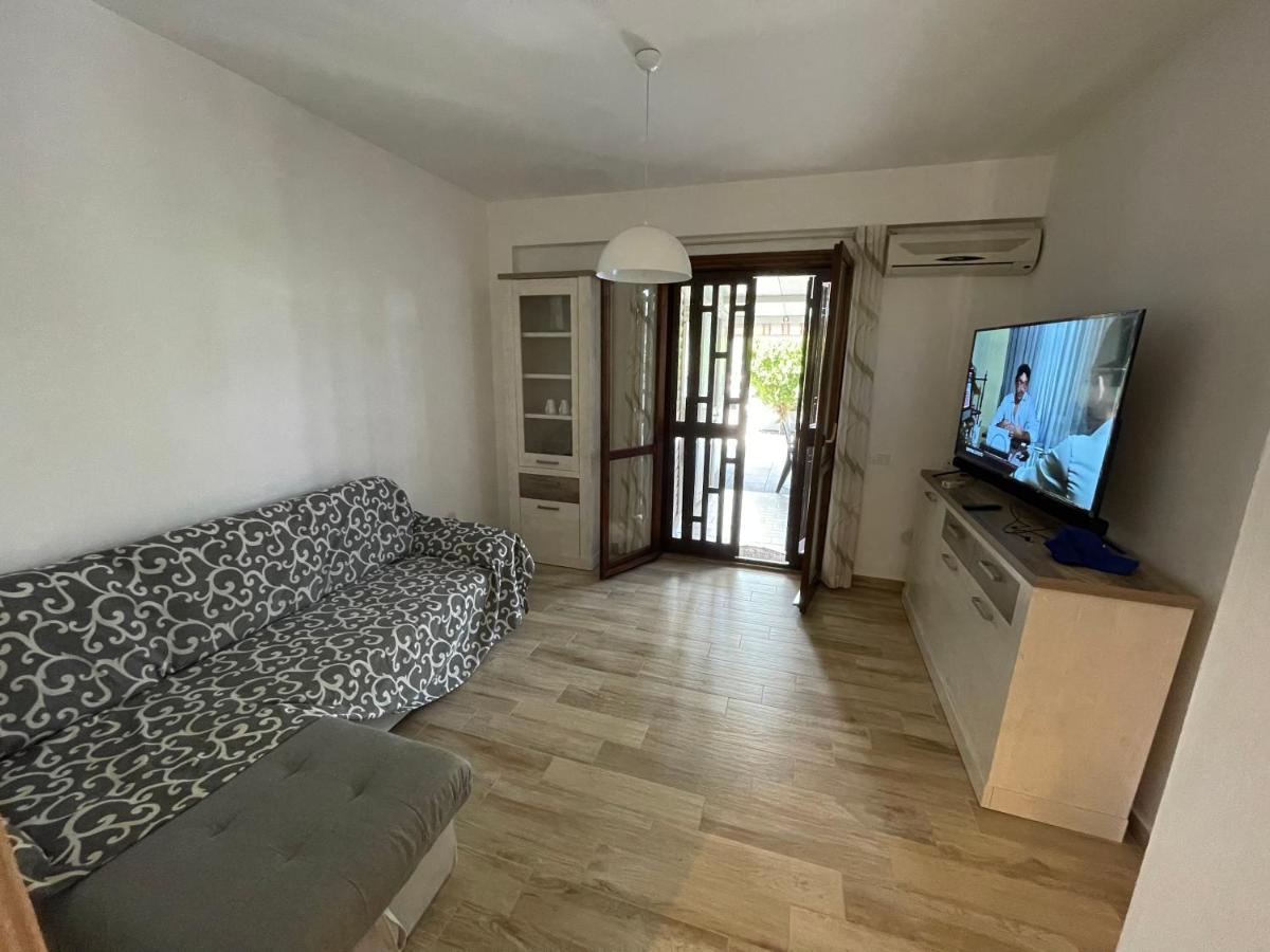 Fondachello Sea House Apartment มาสคาลิ ภายนอก รูปภาพ
