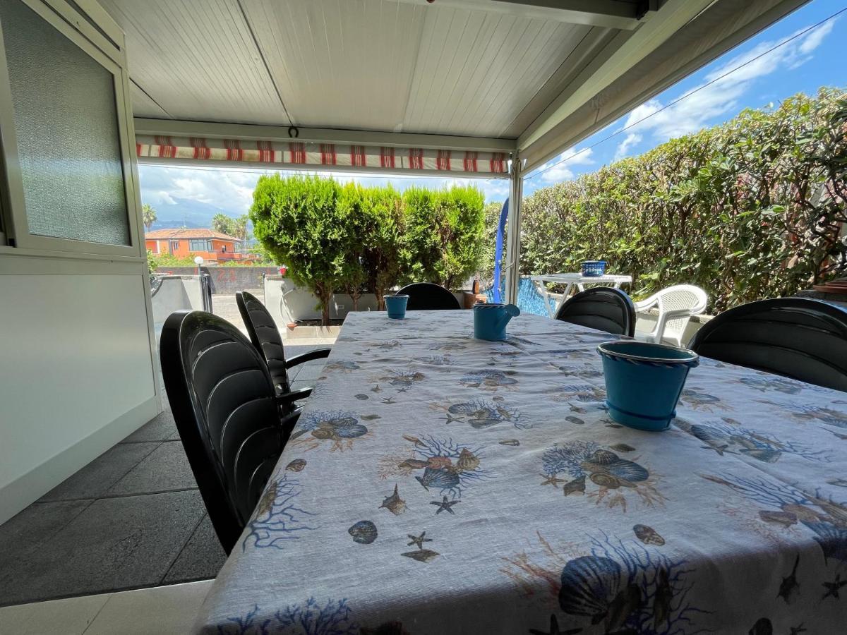 Fondachello Sea House Apartment มาสคาลิ ภายนอก รูปภาพ